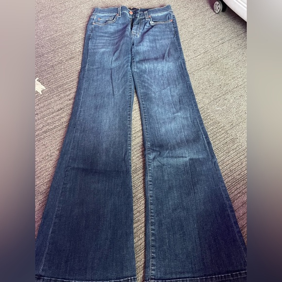 Medium Wash Dojo NWOT Flaires - Picture 4 of 4